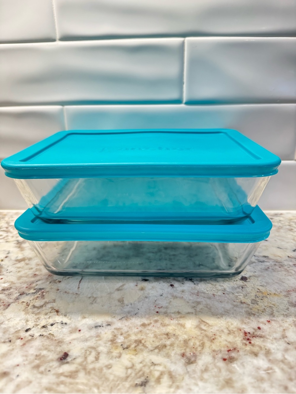 2 Anchor Hocking 6 cups Glass Storage Containers with Lids